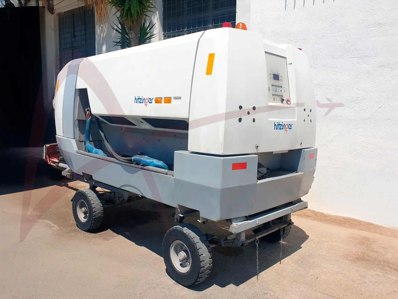 HITZINGER GPU-140SD-E18-28 - وحدة الطاقة الأرضية للطائرات: صورة 3 HITZINGER GPU-140SD-E18-28 - وحدة الطاقة الأرضية للطائرات: صورة 3