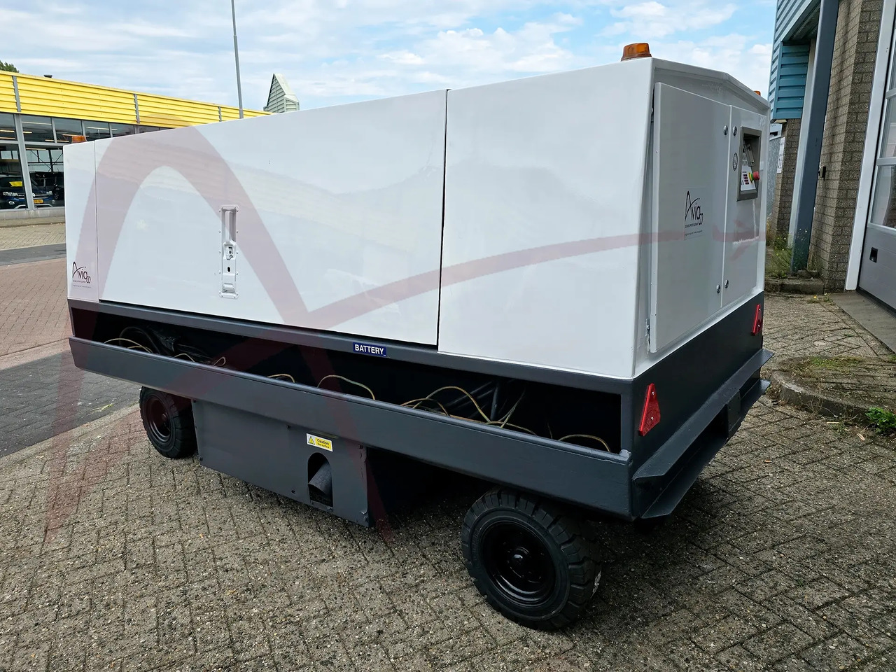HITZINGER GPU120D - وحدة الطاقة الأرضية للطائرات: صورة 4 HITZINGER GPU120D - وحدة الطاقة الأرضية للطائرات: صورة 4