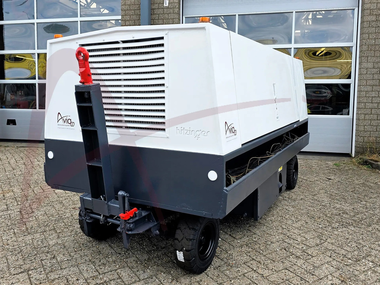 HITZINGER GPU120D - وحدة الطاقة الأرضية للطائرات: صورة 2 HITZINGER GPU120D - وحدة الطاقة الأرضية للطائرات: صورة 2