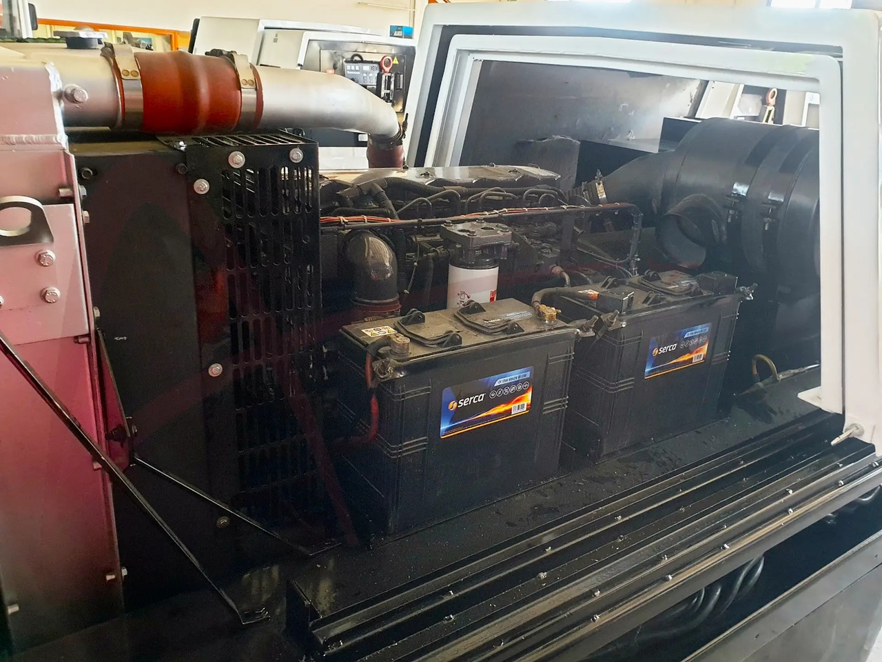 HOUCHIN C690-140 - وحدة الطاقة الأرضية للطائرات: صورة 3 HOUCHIN C690-140 - وحدة الطاقة الأرضية للطائرات: صورة 3