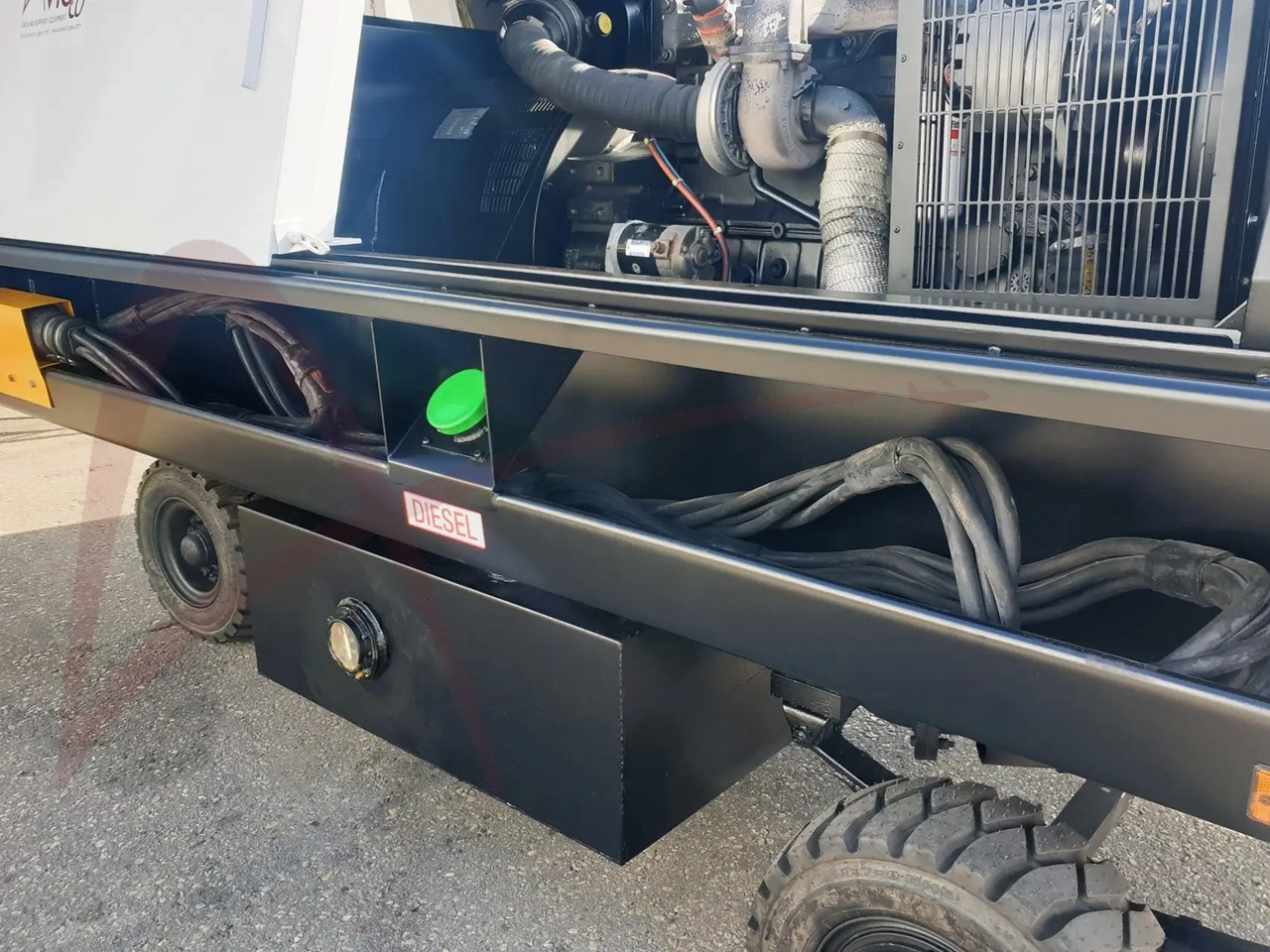 HOUCHIN C690 28 - وحدة الطاقة الأرضية للطائرات: صورة 3 HOUCHIN C690 28 - وحدة الطاقة الأرضية للطائرات: صورة 3