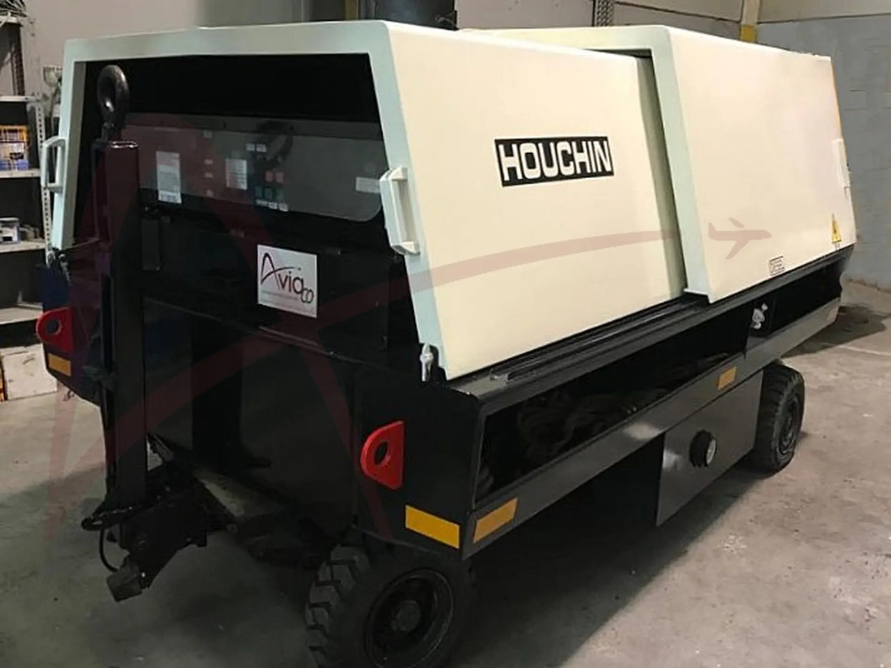 HOUCHIN D690DV - وحدة الطاقة الأرضية للطائرات: صورة 2 HOUCHIN D690DV - وحدة الطاقة الأرضية للطائرات: صورة 2