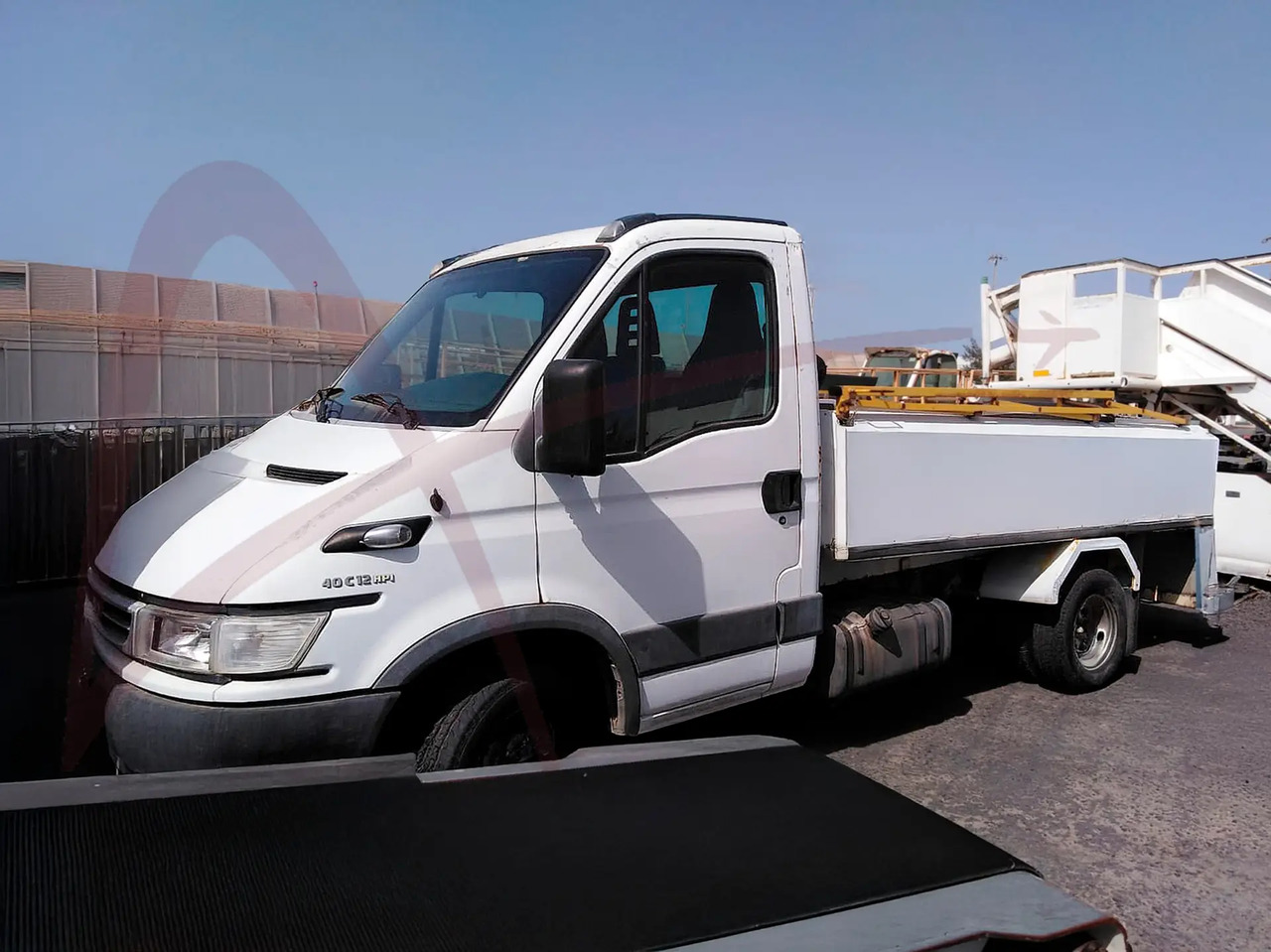 IVECO 40C12 - معدات الدعم الأرضي: صورة 1 IVECO 40C12 - معدات الدعم الأرضي: صورة 1