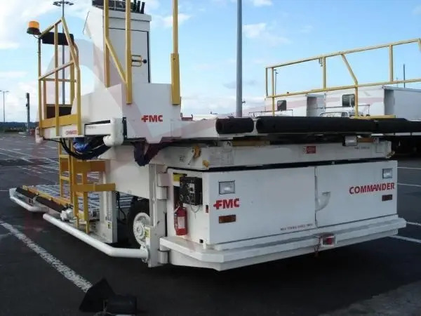 JBT AEROTECH COMMANDER 15iW - محملات الحاويات والمنصات النقالة: صورة 1 JBT AEROTECH COMMANDER 15iW - محملات الحاويات والمنصات النقالة: صورة 1