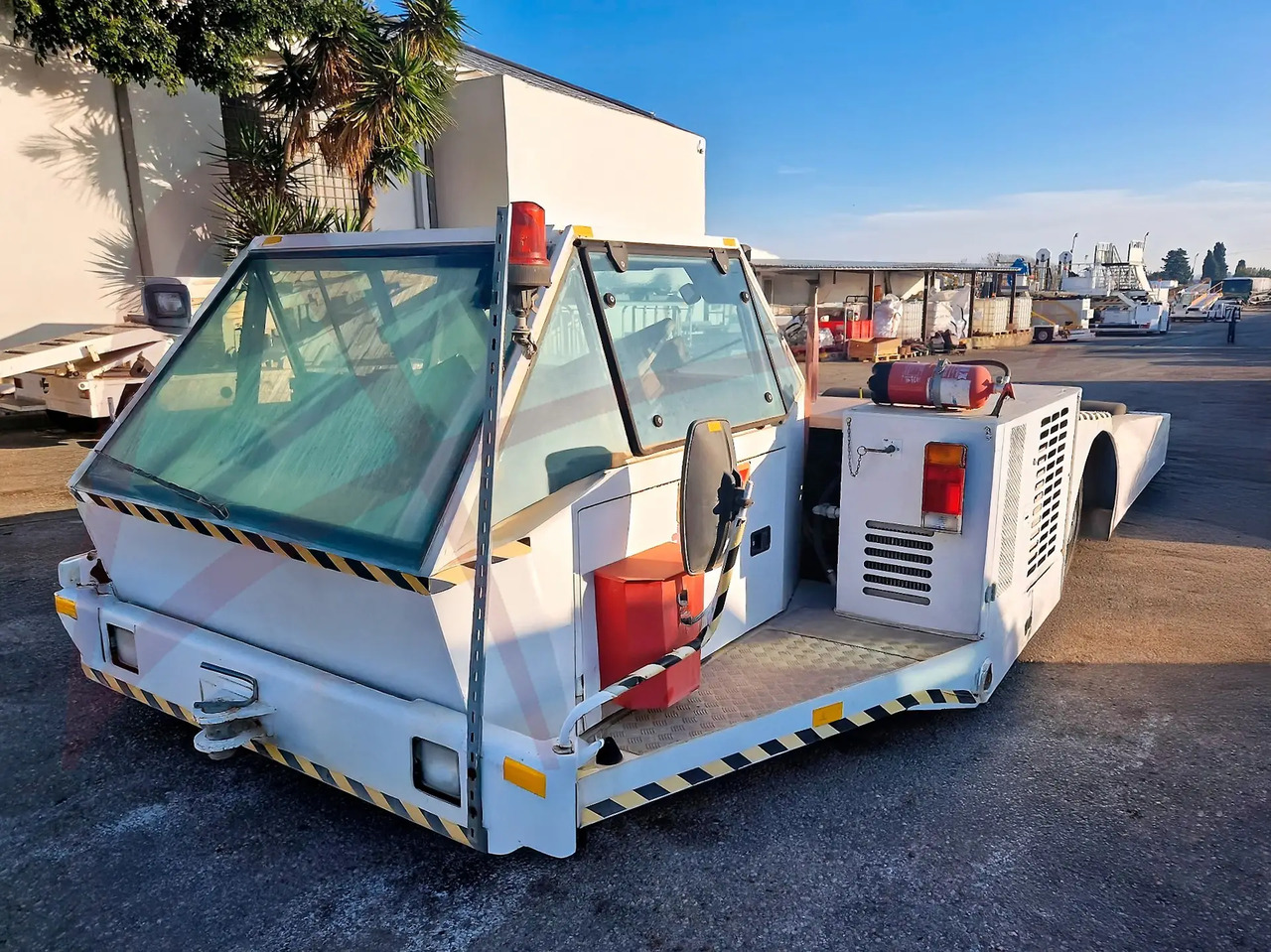 JBT EXPEDITER 160 - جرارات الطائرات: صورة 1 JBT EXPEDITER 160 - جرارات الطائرات: صورة 1