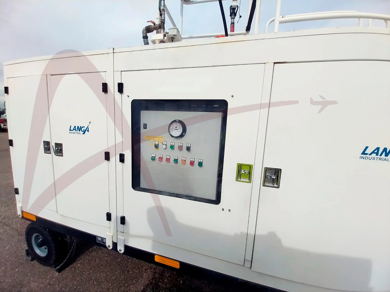 LANGA 1085 - ماكينة إزالة الجليد عن الطائرات: صورة 3 LANGA 1085 - ماكينة إزالة الجليد عن الطائرات: صورة 3