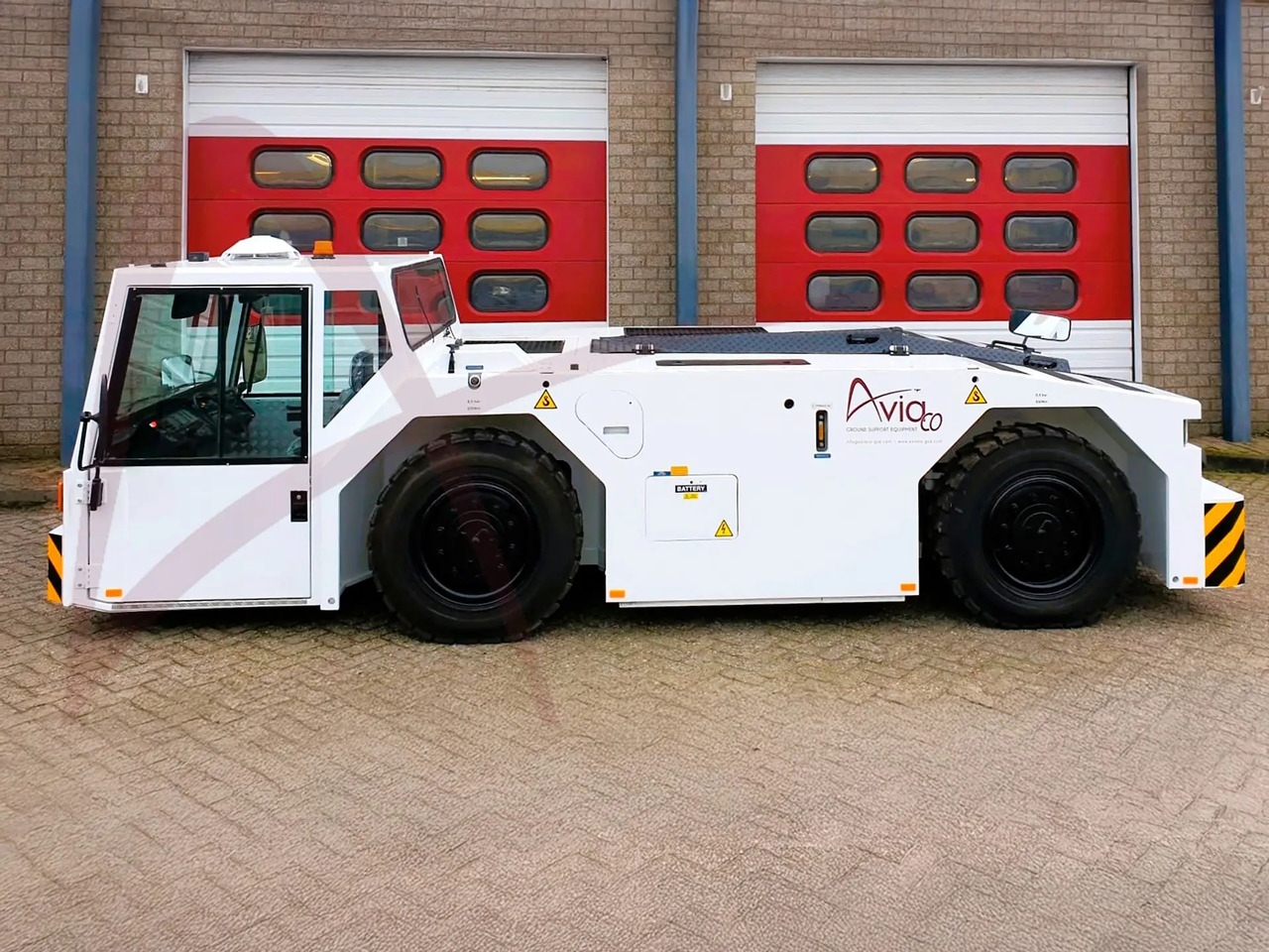 SCHOPF F110 - جرارات الطائرات: صورة 2 SCHOPF F110 - جرارات الطائرات: صورة 2