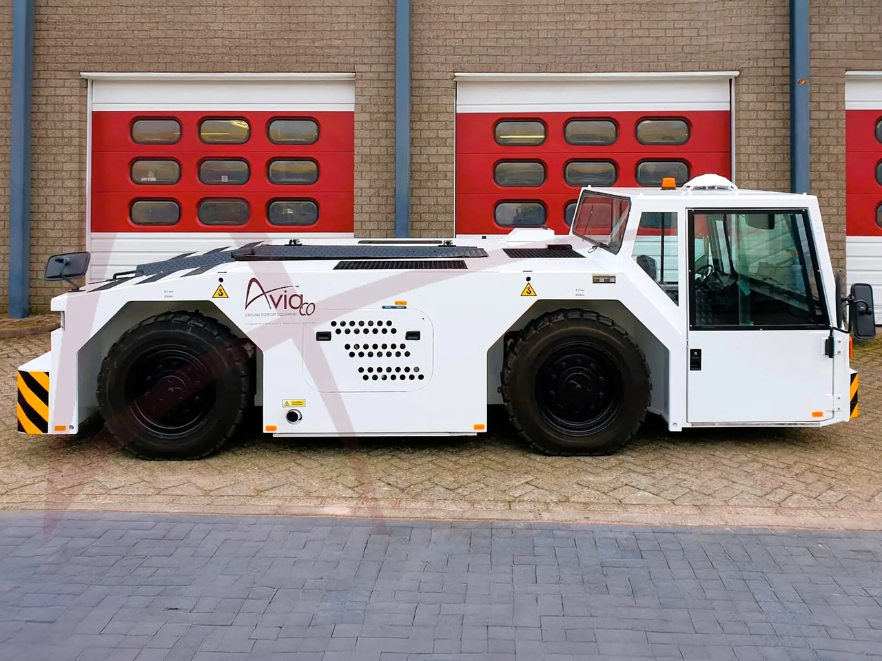 SCHOPF F110 - جرارات الطائرات: صورة 4 SCHOPF F110 - جرارات الطائرات: صورة 4