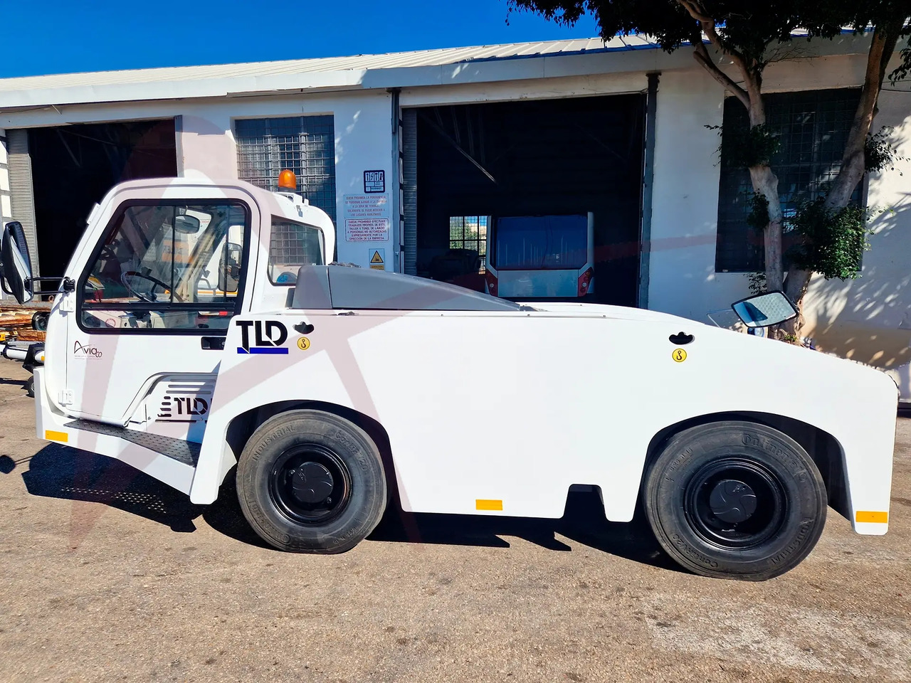 TLD TMX-150/15 - جرارات الطائرات: صورة 3 TLD TMX-150/15 - جرارات الطائرات: صورة 3