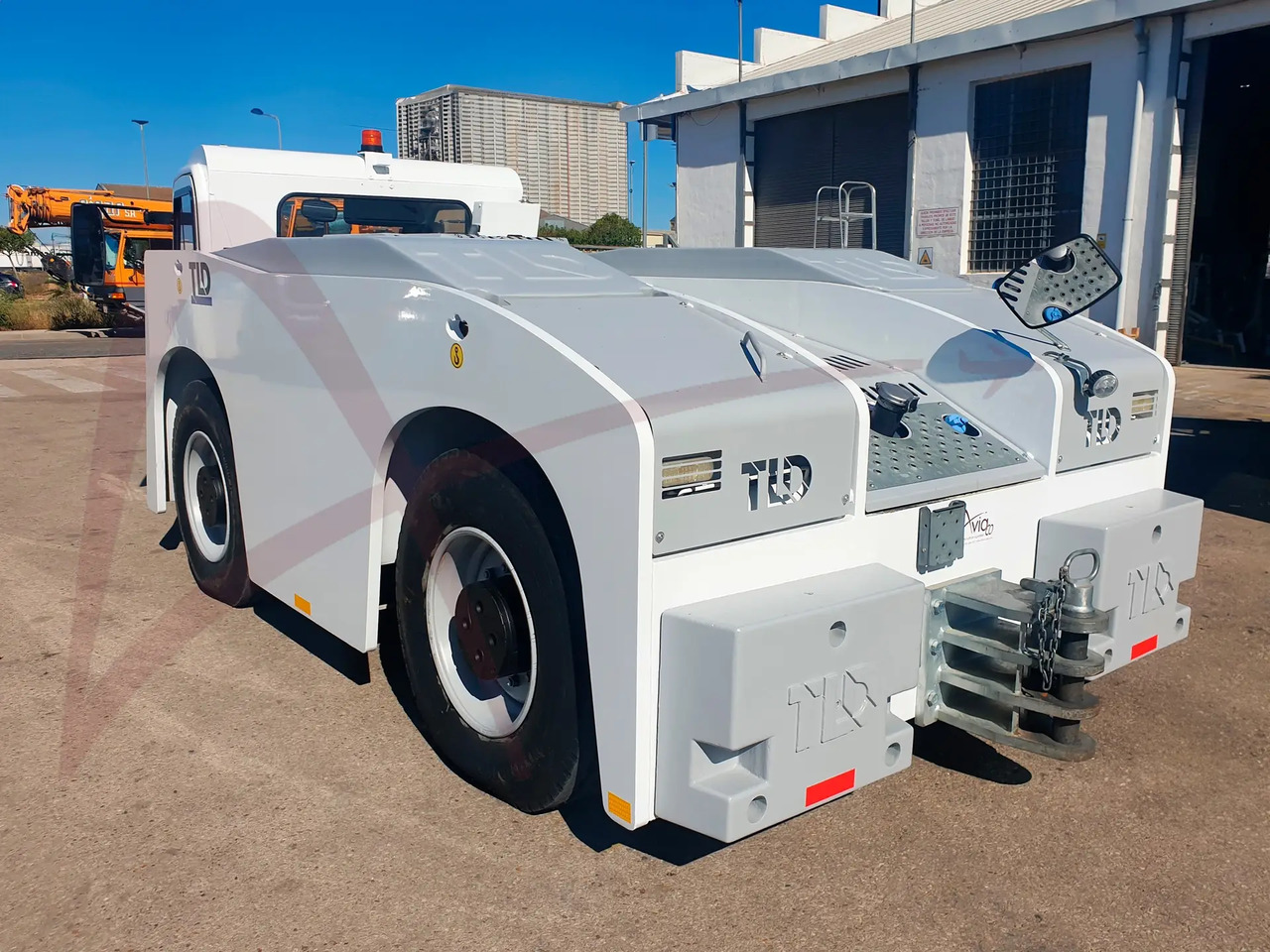TLD TMX 350-28 - جرارات الطائرات: صورة 3 TLD TMX 350-28 - جرارات الطائرات: صورة 3