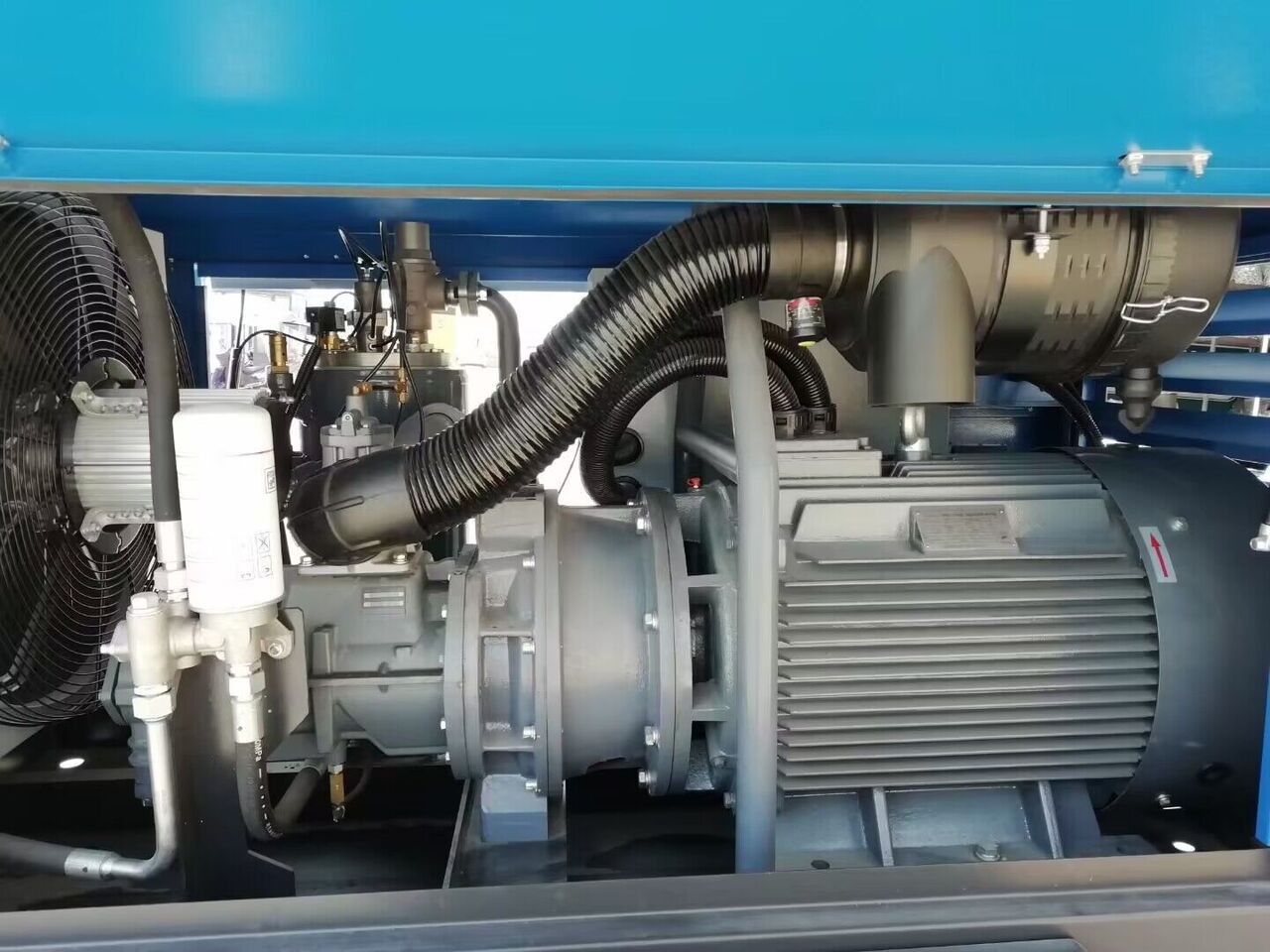 Liutech 120-12 424CFM 12Bar Portable Screw Diesel - الضاغط: صورة 5 Liutech 120-12 424CFM 12Bar Portable Screw Diesel - الضاغط: صورة 5