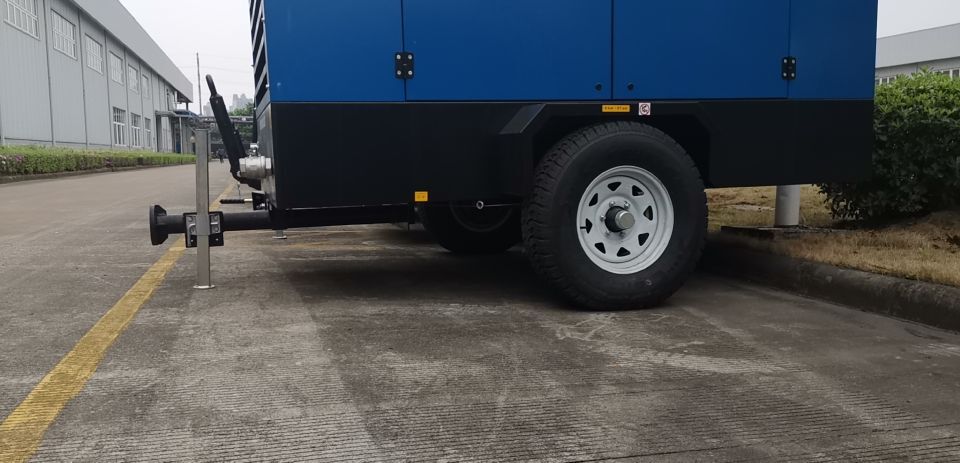 Liutech 320-20 1130CFM 20Bar Portable Screw Diesel - الضاغط: صورة 5 Liutech 320-20 1130CFM 20Bar Portable Screw Diesel - الضاغط: صورة 5