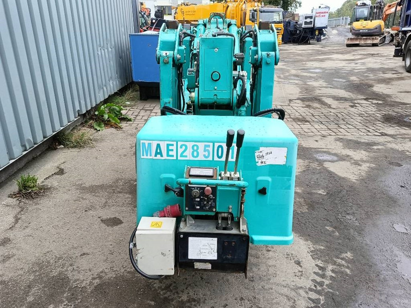 Maeda MC 285 CRME-2 minikraan hybride spin spider crane - رافعة عنكبوتية: صورة 5 Maeda MC 285 CRME-2 minikraan hybride spin spider crane - رافعة عنكبوتية: صورة 5