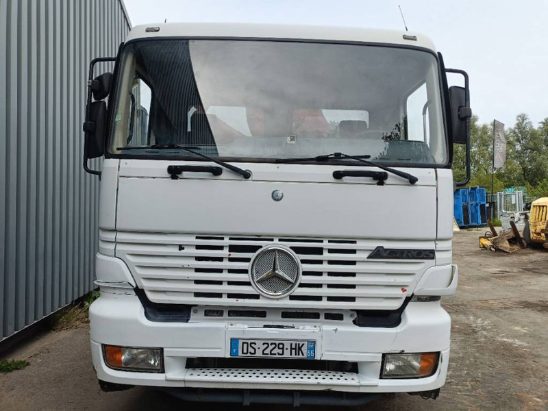 Mercedes-Benz actros truck with hydraulic winch, crane and ramps - شاحنة كرين: صورة 5 Mercedes-Benz actros truck with hydraulic winch, crane and ramps - شاحنة كرين: صورة 5