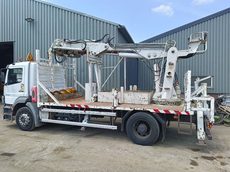 Mercedes-Benz atego risa camgrue 9501 drill boor airco incl rod - برج الحفر: صورة 3 Mercedes-Benz atego risa camgrue 9501 drill boor airco incl rod - برج الحفر: صورة 3
