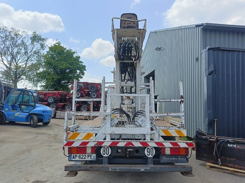 Mercedes-Benz atego risa camgrue 9501 drill boor airco incl rod - برج الحفر: صورة 5 Mercedes-Benz atego risa camgrue 9501 drill boor airco incl rod - برج الحفر: صورة 5