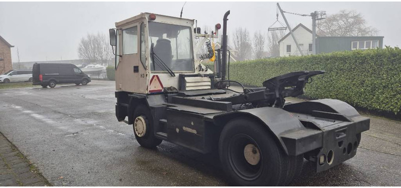Terberg trt89 4x4 terminal trekker tractor port truck - جرار المحطة: صورة 5 Terberg trt89 4x4 terminal trekker tractor port truck - جرار المحطة: صورة 5