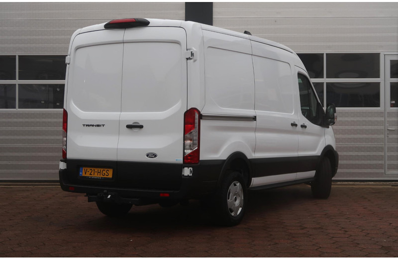 Ford Transit 350 2.0 TDCI L2H2 RWD CAMERA/ APPLE CARPLAY/ AIRCO/ CRUISE/ TREKHAAK - فان: صورة 4 Ford Transit 350 2.0 TDCI L2H2 RWD CAMERA/ APPLE CARPLAY/ AIRCO/ CRUISE/ TREKHAAK - فان: صورة 4