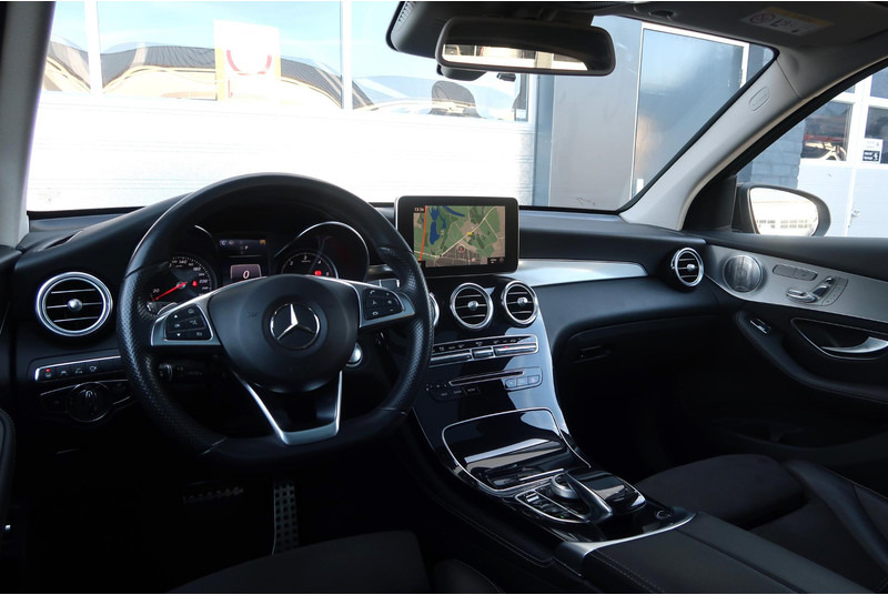 Mercedes-Benz GLC 350 d 4MATIC Premium Plus AMG/ PANO/ AIRM/ MEMORY/ 360/ BURMESTER/ ACC/ TREKHAAK - سيارة دفع رباعي: صورة 2 Mercedes-Benz GLC 350 d 4MATIC Premium Plus AMG/ PANO/ AIRM/ MEMORY/ 360/ BURMESTER/ ACC/ TREKHAAK - سيارة دفع رباعي: صورة 2