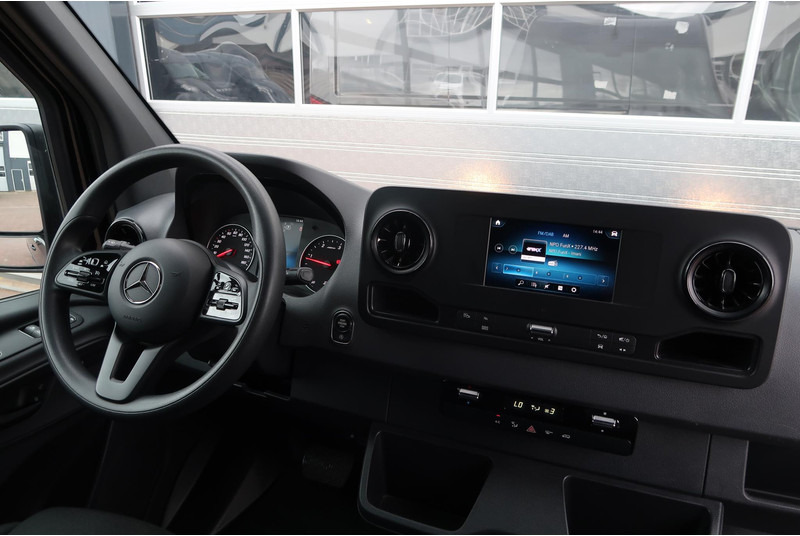 Mercedes-Benz Sprinter 317 CDI L2H2 AUT/ 3.5T/ CAMERA/ MBUX/ CRUISE/ AIRCO - فان: صورة 5 Mercedes-Benz Sprinter 317 CDI L2H2 AUT/ 3.5T/ CAMERA/ MBUX/ CRUISE/ AIRCO - فان: صورة 5