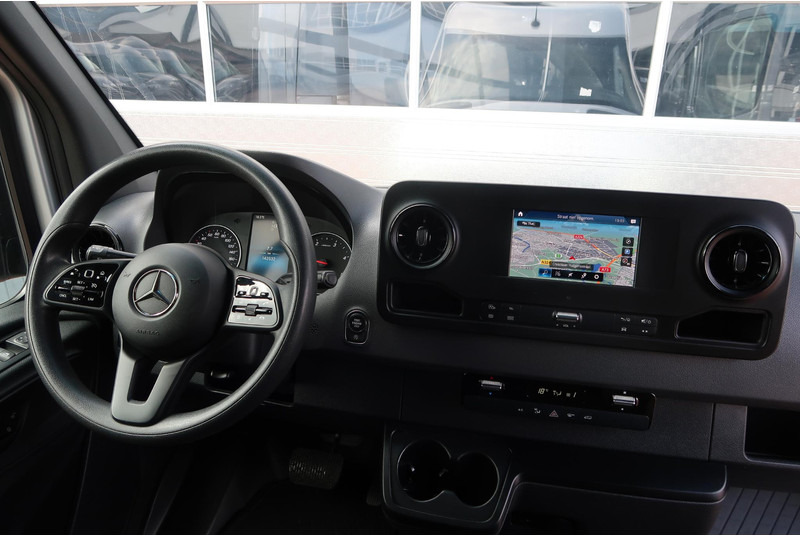 Mercedes-Benz Sprinter 317 CDI L2H2 AUT/ CAMERA/ LED/ CRUISE/ CLIMA/ MBUX - فان: صورة 5 Mercedes-Benz Sprinter 317 CDI L2H2 AUT/ CAMERA/ LED/ CRUISE/ CLIMA/ MBUX - فان: صورة 5