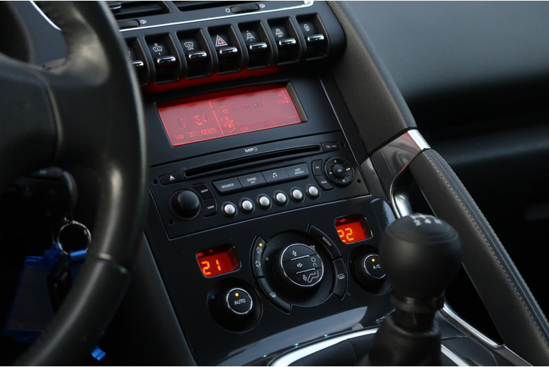 Peugeot 3008 1.6 VTi Première CRUISE/ PANO/ CLIMA/ HEAD-UP/ ETC. - سيارة: صورة 4 Peugeot 3008 1.6 VTi Première CRUISE/ PANO/ CLIMA/ HEAD-UP/ ETC. - سيارة: صورة 4