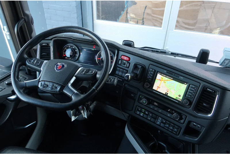 Interior photo 2: Scania 540S NGS FULL AIR/ RETARDER/ ALCOA/ ACC/ 2X TANK/ PARK AIRCO Scania 540S NGS FULL AIR/ RETARDER/ ALCOA/ ACC/ 2X TANK/ PARK AIRCO