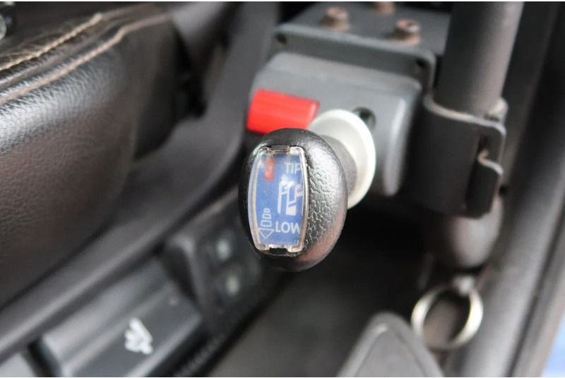 وحدة جر Scania P500 6x2/ FULL AIR/ HYDRAULIC/ LEATHER/ 2.950 WB/ DIFF LOCK/ SLIDE DISH: صورة 12