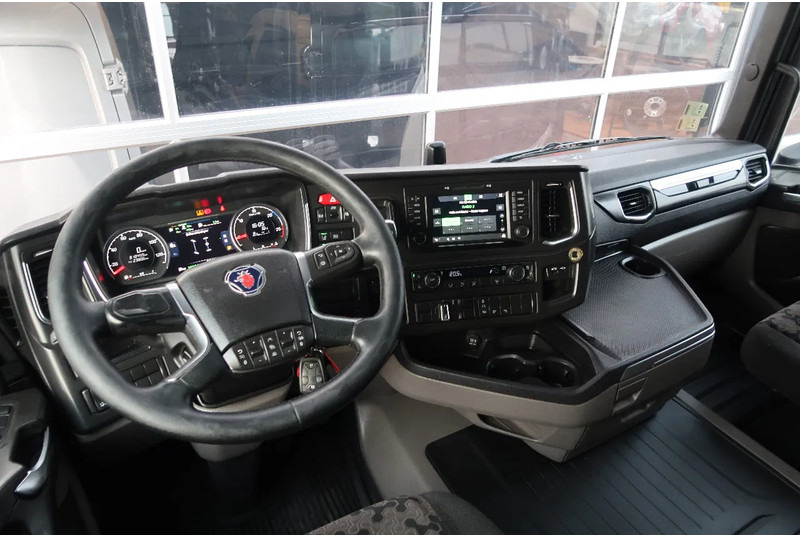 Scania R450 NGS 4X2/ RETARDER/ ACC/ DIFF LOCK/ EURO 6 - وحدة جر: صورة 2 Scania R450 NGS 4X2/ RETARDER/ ACC/ DIFF LOCK/ EURO 6 - وحدة جر: صورة 2