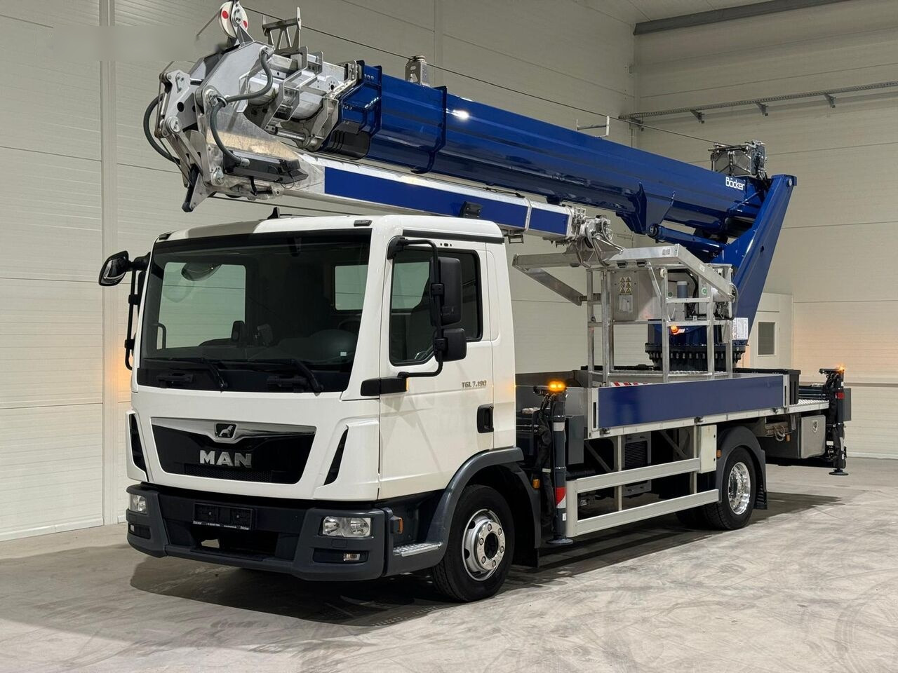 MAN Böcker AK 37/4000 on chassis - موبايل كرين: صورة 3 MAN Böcker AK 37/4000 on chassis - موبايل كرين: صورة 3