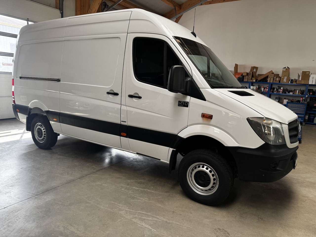 Mercedes-Benz Sprinter 319 CDI 4x4 3.0 V6 Untersetzung 1a! - كرفان فان: صورة 4 Mercedes-Benz Sprinter 319 CDI 4x4 3.0 V6 Untersetzung 1a! - كرفان فان: صورة 4