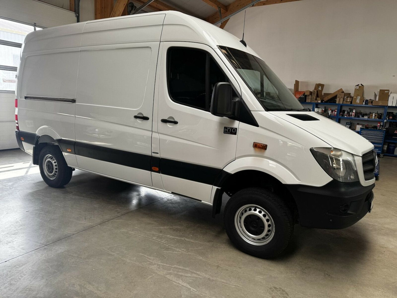Mercedes-Benz Sprinter 319 CDI 4x4 3.0 V6 Untersetzung 1a! - كرفان فان: صورة 4 Mercedes-Benz Sprinter 319 CDI 4x4 3.0 V6 Untersetzung 1a! - كرفان فان: صورة 4