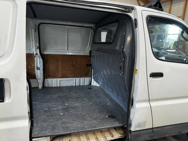 TOYOTA Hiace 2.5TD Kasten lang 4WD 4x4 - سيارة: صورة 5 TOYOTA Hiace 2.5TD Kasten lang 4WD 4x4 - سيارة: صورة 5