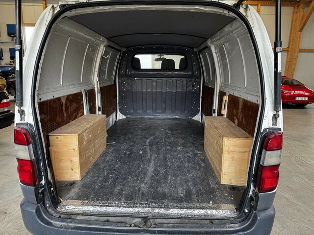 TOYOTA Hiace 2.5TD Kasten lang 4WD 4x4 - سيارة: صورة 4 TOYOTA Hiace 2.5TD Kasten lang 4WD 4x4 - سيارة: صورة 4