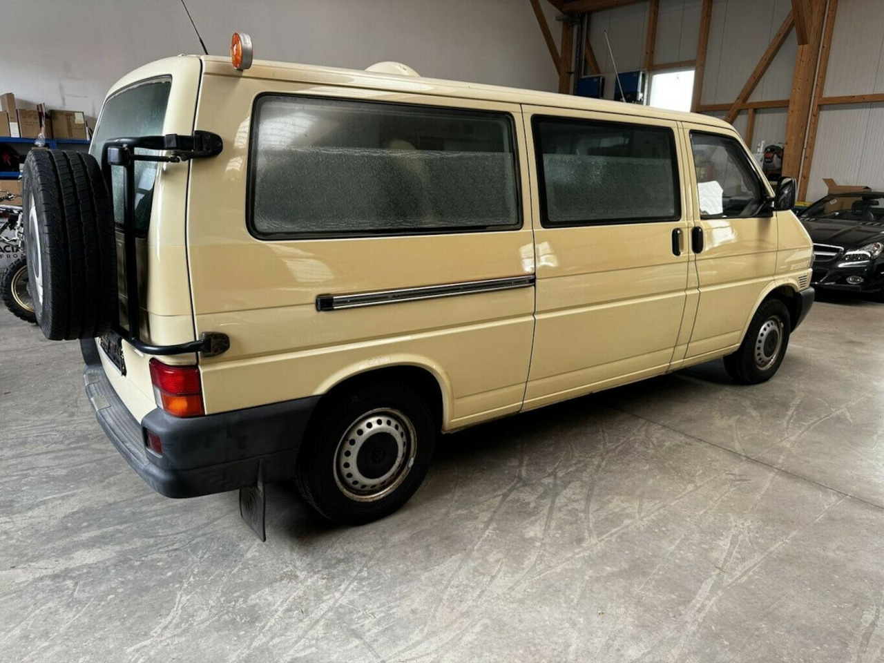 Volkswagen T4 2.5 TDI Syncro 4x4 lang 1. Hand! - كرفان فان: صورة 5 Volkswagen T4 2.5 TDI Syncro 4x4 lang 1. Hand! - كرفان فان: صورة 5