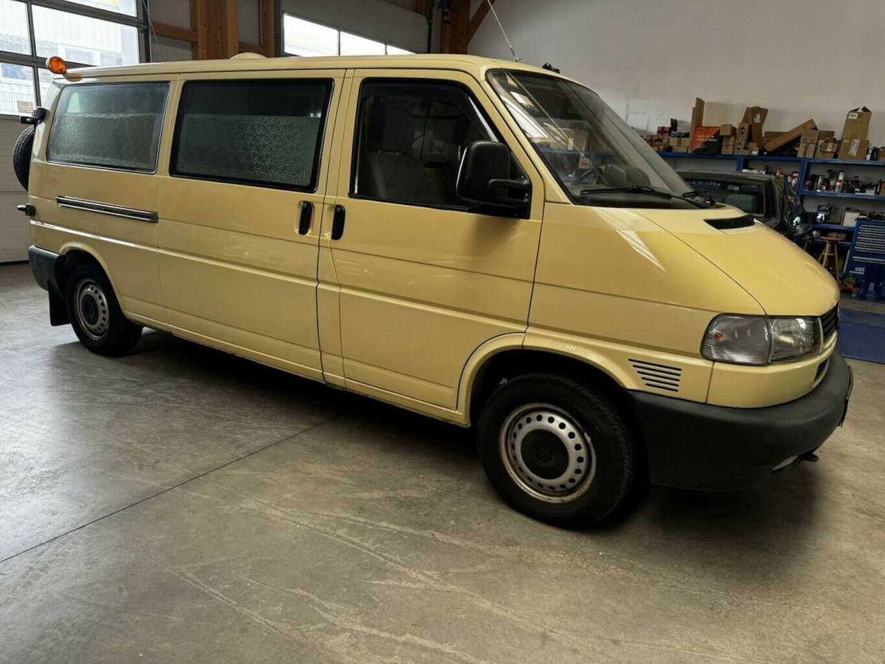 Volkswagen T4 2.5 TDI Syncro 4x4 lang 1. Hand! - كرفان فان: صورة 4 Volkswagen T4 2.5 TDI Syncro 4x4 lang 1. Hand! - كرفان فان: صورة 4