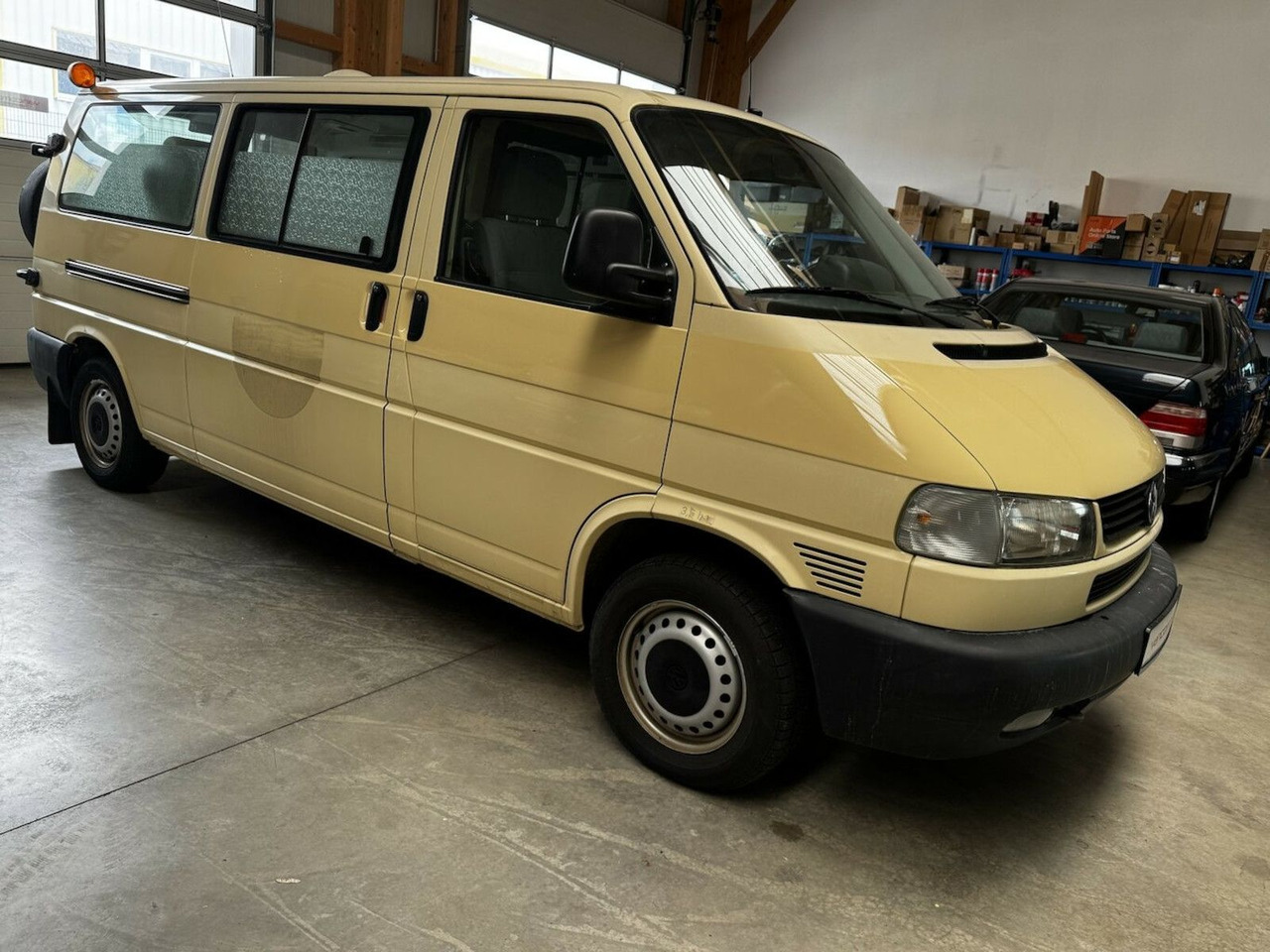 Volkswagen T4 2.5 TDI Syncro 4x4 lang 1. Hand! - فان: صورة 4 Volkswagen T4 2.5 TDI Syncro 4x4 lang 1. Hand! - فان: صورة 4