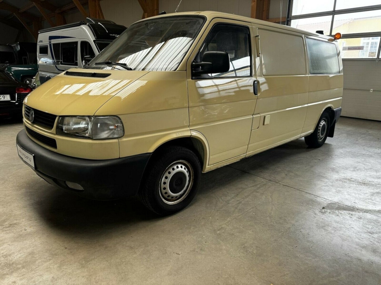 Volkswagen T4 2.5 TDI Syncro 4x4 lang 1. Hand! - كرفان فان: صورة 2 Volkswagen T4 2.5 TDI Syncro 4x4 lang 1. Hand! - كرفان فان: صورة 2