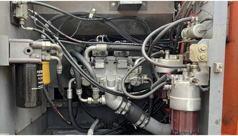 حفار زحاف Hitachi ZX 250 LC N-3: صورة 15 حفار زحاف Hitachi ZX 250 LC N-3: صورة 15