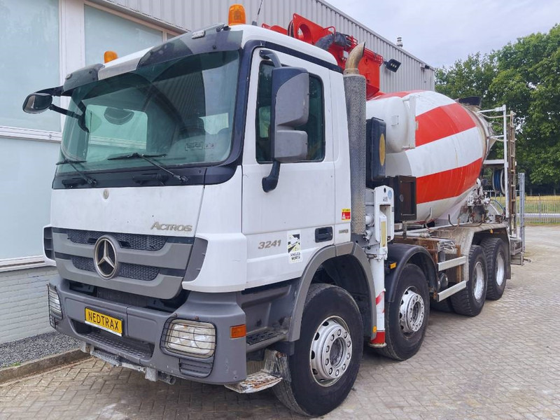 شاحنة خلاطة خرسانة Mercedes-Benz Actros 3241 Putzmeister M24/3 2013 8X4: صورة 12 شاحنة خلاطة خرسانة Mercedes-Benz Actros 3241 Putzmeister M24/3 2013 8X4: صورة 12
