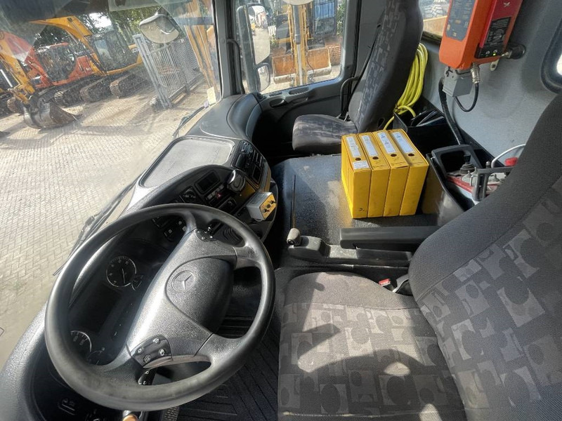 شاحنة خلاطة خرسانة Mercedes-Benz Actros 3241 Putzmeister M24/3 2013 8X4: صورة 14 شاحنة خلاطة خرسانة Mercedes-Benz Actros 3241 Putzmeister M24/3 2013 8X4: صورة 14