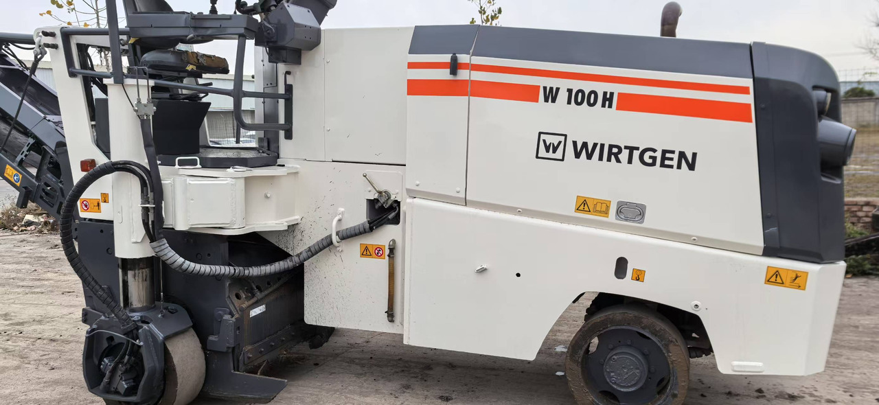 WIRTGEN Road Machine W-100H Used Asphalt Milling Machine With High Quality - قشاطة أسفلت: صورة 2 WIRTGEN Road Machine W-100H Used Asphalt Milling Machine With High Quality - قشاطة أسفلت: صورة 2