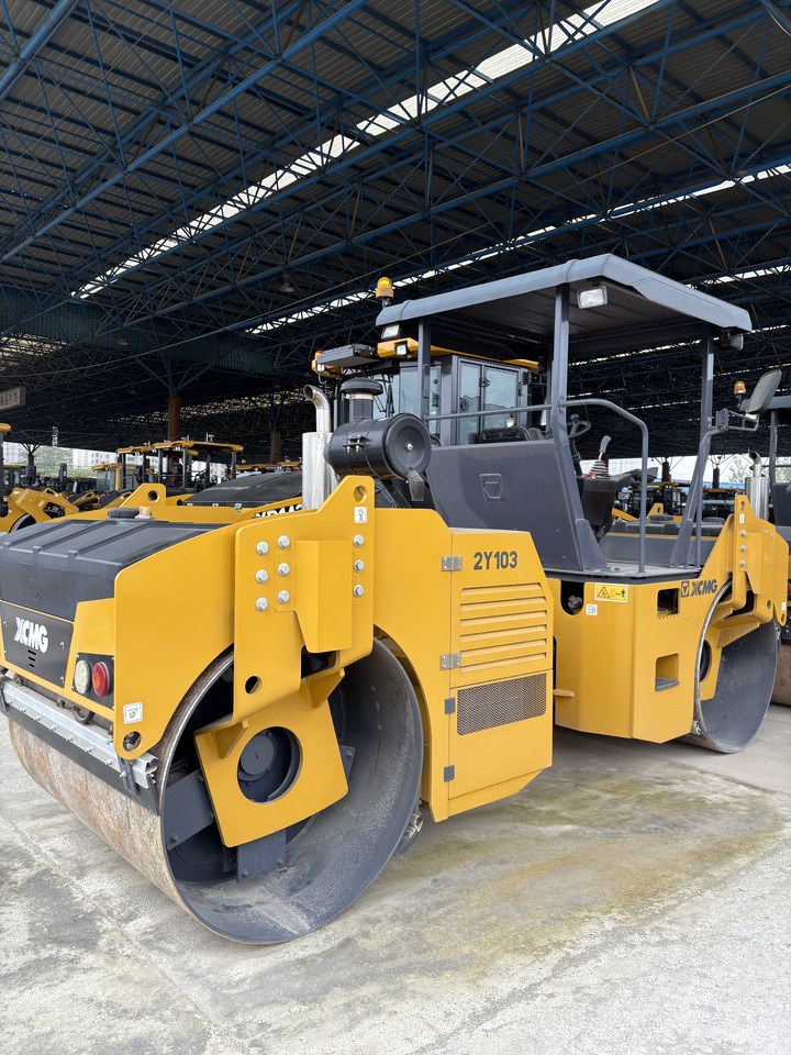 XCMG 8 ton 2Y103 double drum used vibratory road roller compactor 2022 - مدحلة اسفلت: صورة 3 XCMG 8 ton 2Y103 double drum used vibratory road roller compactor 2022 - مدحلة اسفلت: صورة 3