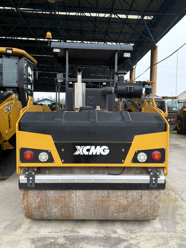 XCMG 8 ton 2Y103 double drum used vibratory road roller compactor 2022 - مدحلة اسفلت: صورة 4 XCMG 8 ton 2Y103 double drum used vibratory road roller compactor 2022 - مدحلة اسفلت: صورة 4