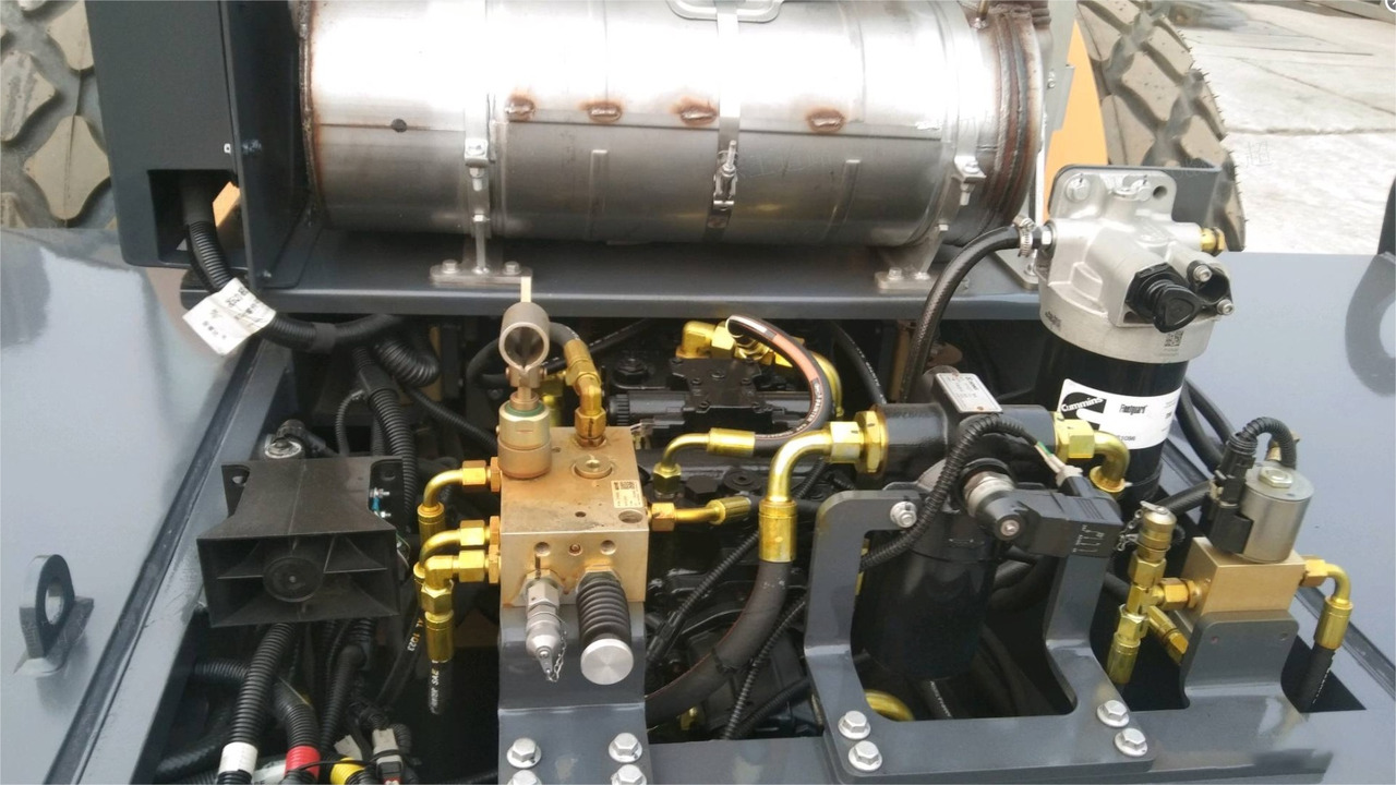 XCMG CV123 used 12ton single drum vibratory compactor price - مدحلة اسفلت: صورة 4 XCMG CV123 used 12ton single drum vibratory compactor price - مدحلة اسفلت: صورة 4
