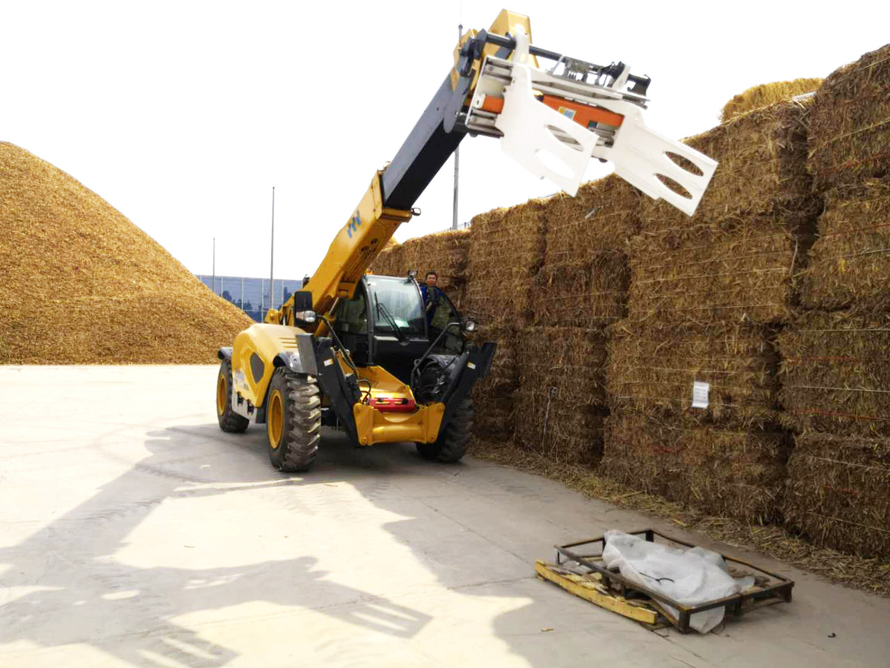 XCMG Certified Used 4.5t Small Telescopic Boom Telehandler Forklift Xc6-1056vn - رافعة تلسكوبية: صورة 4 XCMG Certified Used 4.5t Small Telescopic Boom Telehandler Forklift Xc6-1056vn - رافعة تلسكوبية: صورة 4