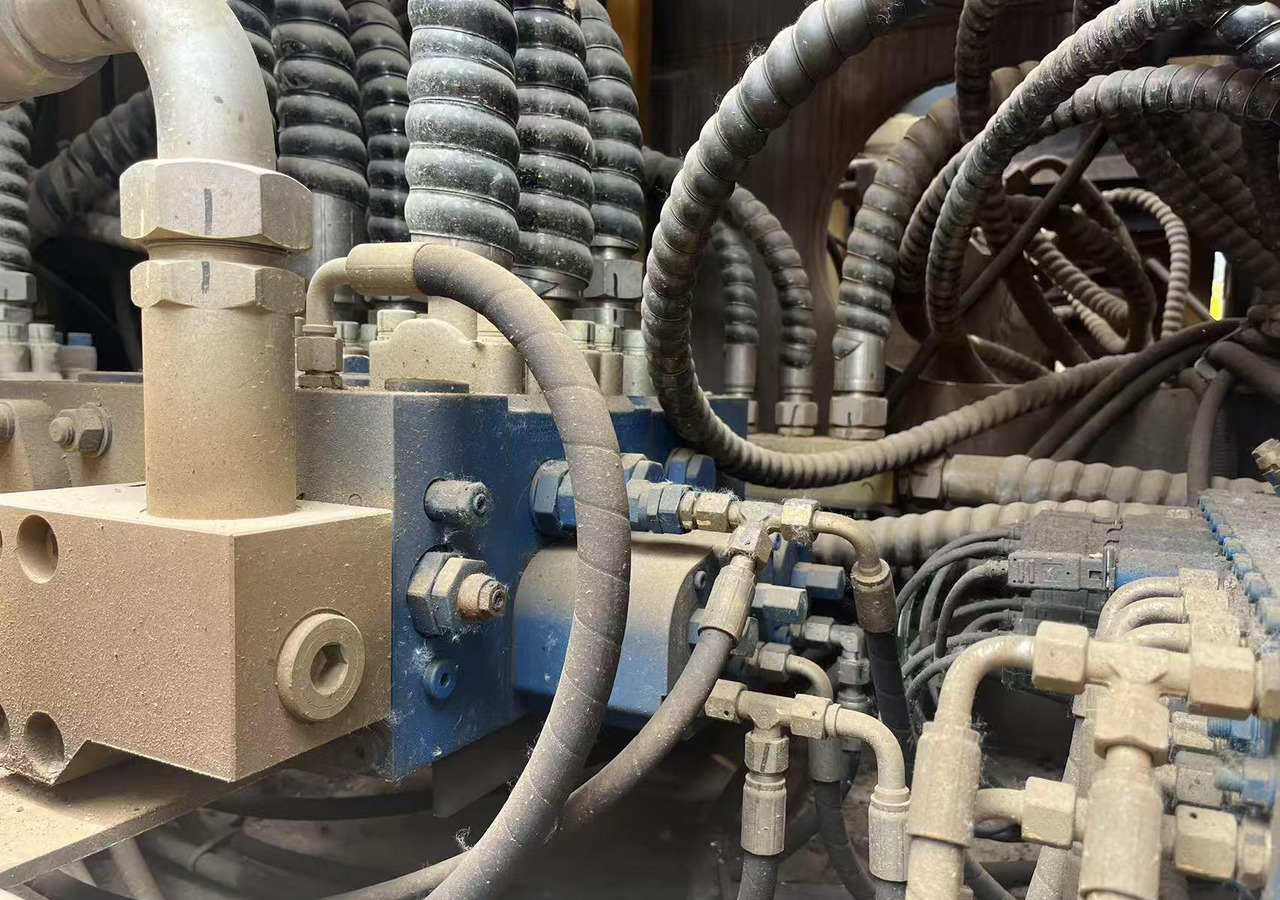 XCMG China XR400D 108m Rotary drilling rig hydraulic machine price - آلات البناء: صورة 5 XCMG China XR400D 108m Rotary drilling rig hydraulic machine price - آلات البناء: صورة 5