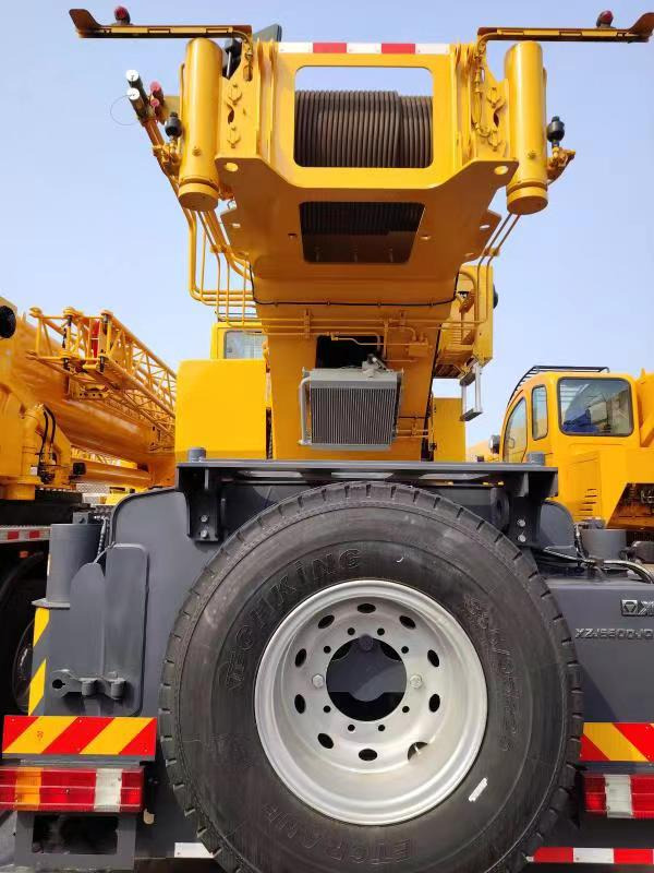 XCMG Factory 180 Ton Used QY180K5C Telescopic Boom Truck Mounted Crane Price List - موبايل كرين: صورة 4 XCMG Factory 180 Ton Used QY180K5C Telescopic Boom Truck Mounted Crane Price List - موبايل كرين: صورة 4