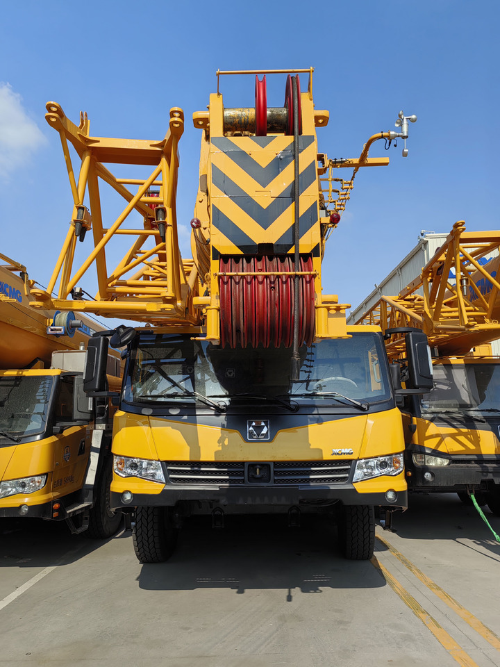 XCMG Factory Second Hand Mobile Truck Crane QAY200 200 Ton All Terrain Cranes In Good Condition - رافعة لجميع التضاريس: صورة 4 XCMG Factory Second Hand Mobile Truck Crane QAY200 200 Ton All Terrain Cranes In Good Condition - رافعة لجميع التضاريس: صورة 4