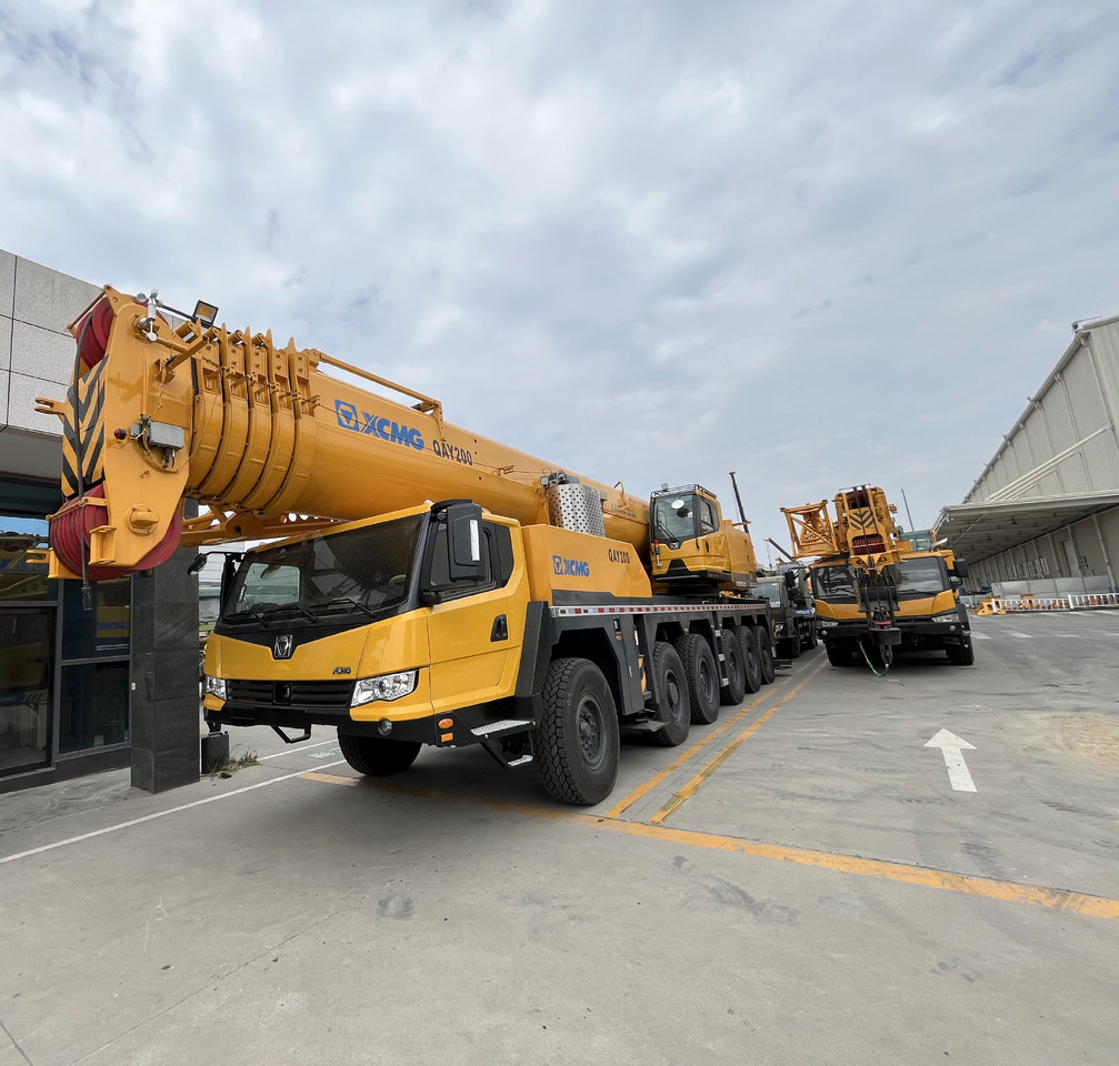 XCMG Factory Second Hand Mobile Truck Crane QAY200 200 Ton All Terrain Cranes In Good Condition - رافعة لجميع التضاريس: صورة 3 XCMG Factory Second Hand Mobile Truck Crane QAY200 200 Ton All Terrain Cranes In Good Condition - رافعة لجميع التضاريس: صورة 3